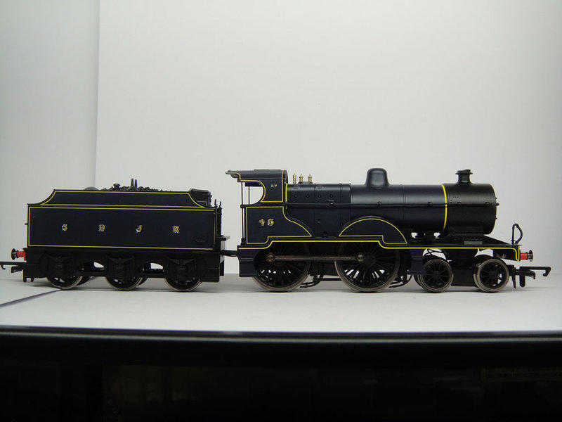 Mini 預購中 Hornby R3029 HO規 BR 4-4-0 Class 2P 蒸氣車