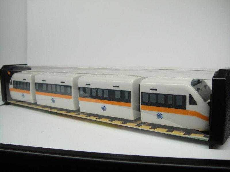 Mini 預購中 鐵支路 QV005T1 太魯閣列車 迴力車