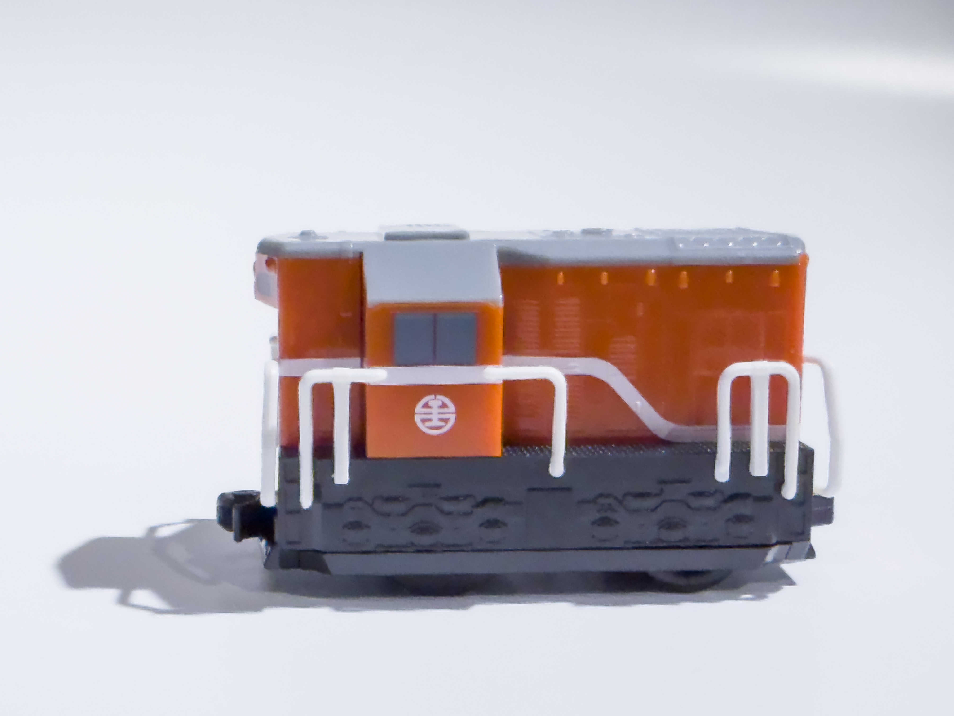 Mini 現貨 鐵支路 QV088 R20迴力車頭 - 橘色