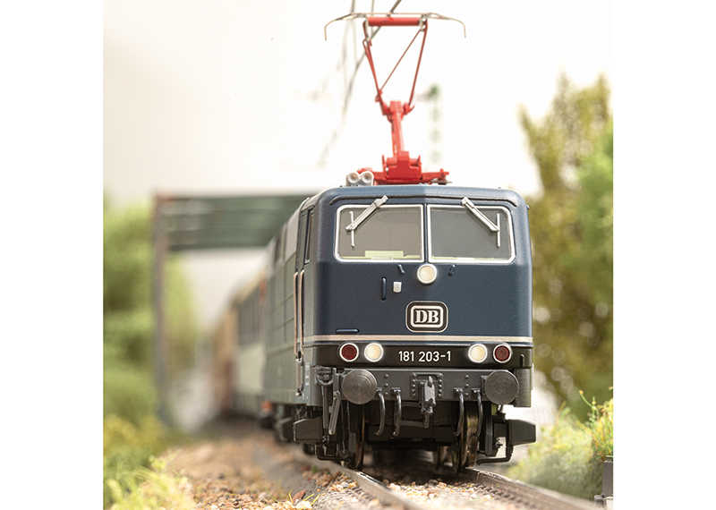 Mini 預購中 Trix 25181 HO規 class 181.2 數位音效電車