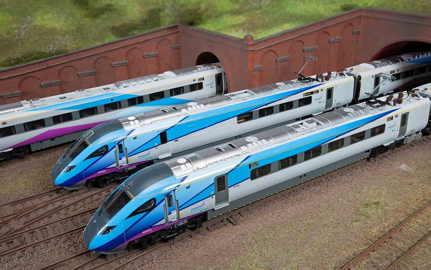 Mini 現貨 Hornby R3908 TPE, Class 802/2 \u0027Nova 1\u0027 火車組 Era 11