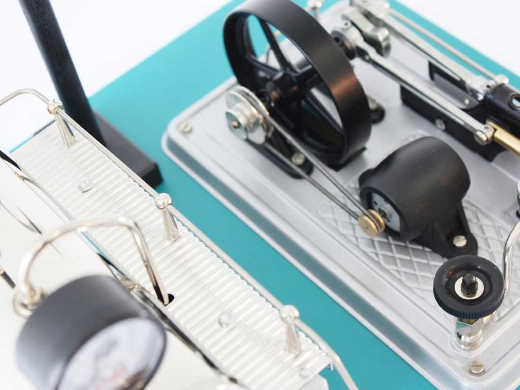 Mini 現貨 Wilesco 00018 D18 Steam Engine 蒸汽機引擎.冒煙.有電燈