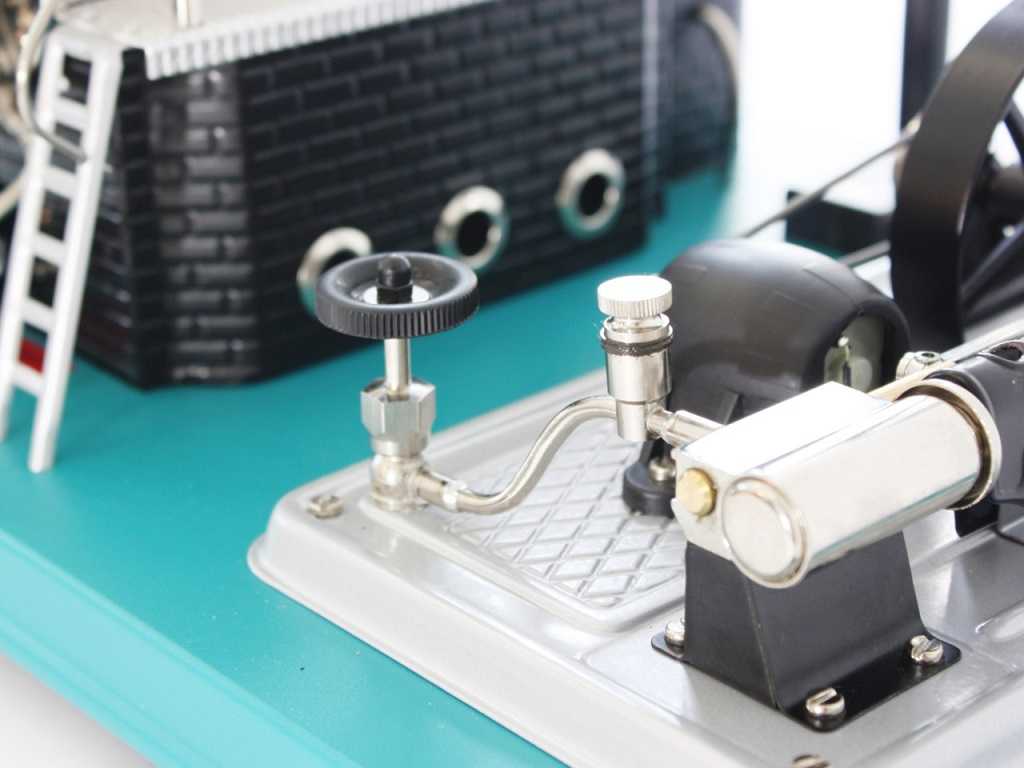 Mini 現貨 Wilesco 00018 D18 Steam Engine 蒸汽機引擎.冒煙.有電燈