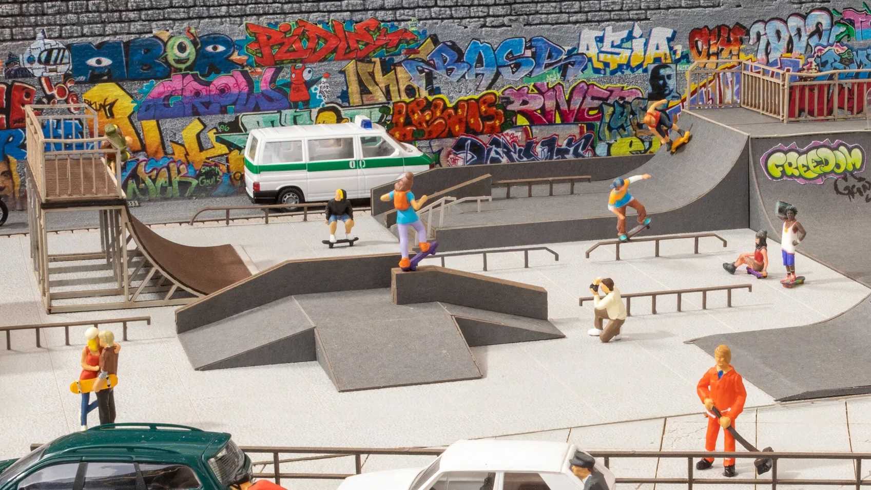 Mini 現貨 Noch 66834 HO規 micro-motion Skatepark微型運動滑板公園套件