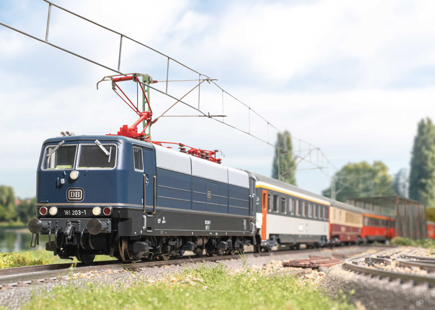 Mini 預購中 Trix 25181 HO規 class 181.2 數位音效電車