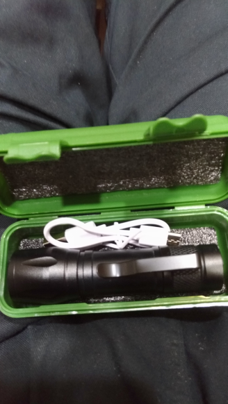閃光 充電 小手電筒  迷你 隨身 夾扣 內建鋰電 綠外盒
