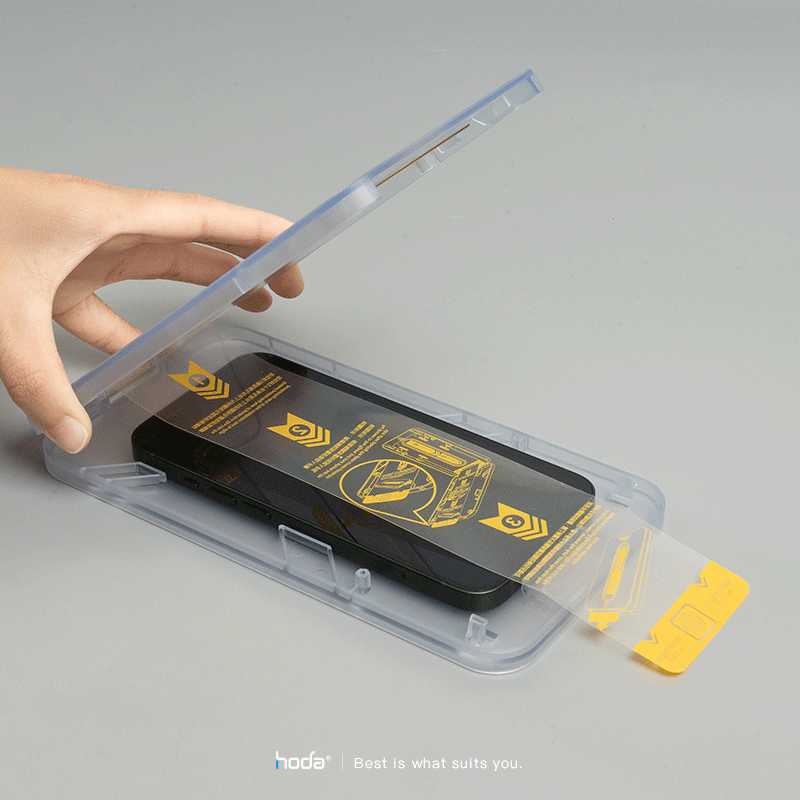 hoda【iPhone 15 系列 】防窺玻璃保護貼 附無塵太空艙貼膜神器