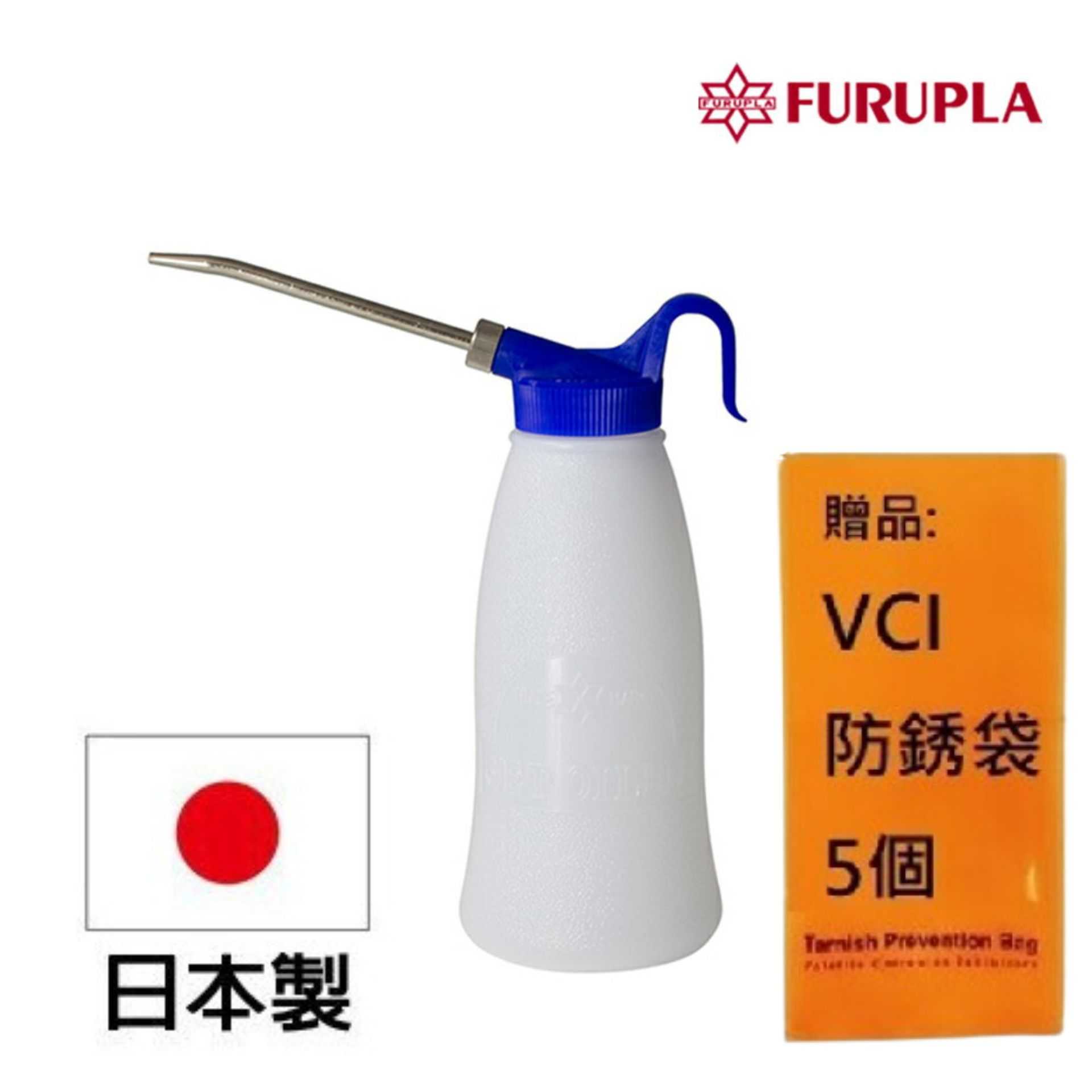 【Furupla】3012橫向黃銅噴嘴塑膠油壺 300ml (四色隨機) ZD-3012 瓶身柔軟厚實，回彈力極佳