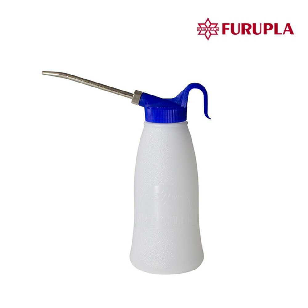 【Furupla】3012橫向黃銅噴嘴塑膠油壺 300ml (四色隨機) ZD-3012 瓶身柔軟厚實，回彈力極佳