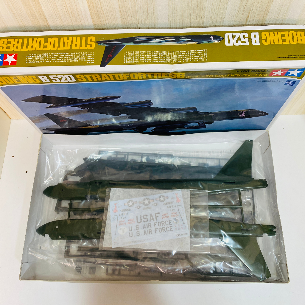 🇯🇵吼皮玩具🇯🇵 絕版 TAMIYA B-52D 頑皮豹 1/100 戰鬥機 田宮 60025 飛機 模型 48公分