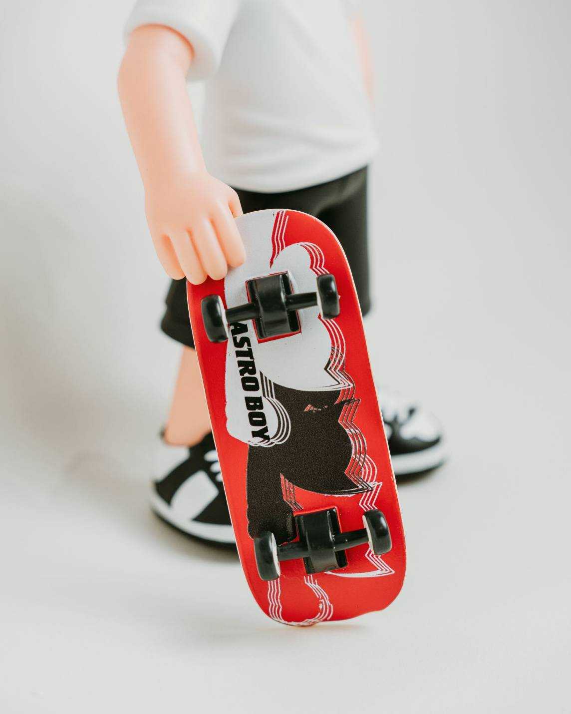 【高雄冠軍】23年9月預購 UZ Production 原子小金剛 軟膠大公仔 滑板ver. 免訂金