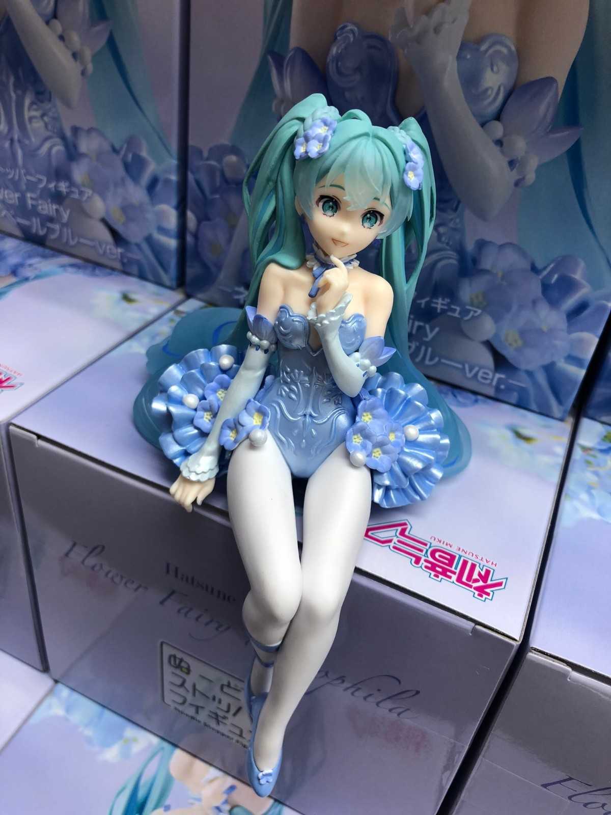 《夏本舖》日版 FuRyu 初音未來 淡藍粉蝶花仙子 泡麵蓋公仔 虛擬 偶像 歌姬 坐姿 雙馬尾 美少女 MIKU 景品