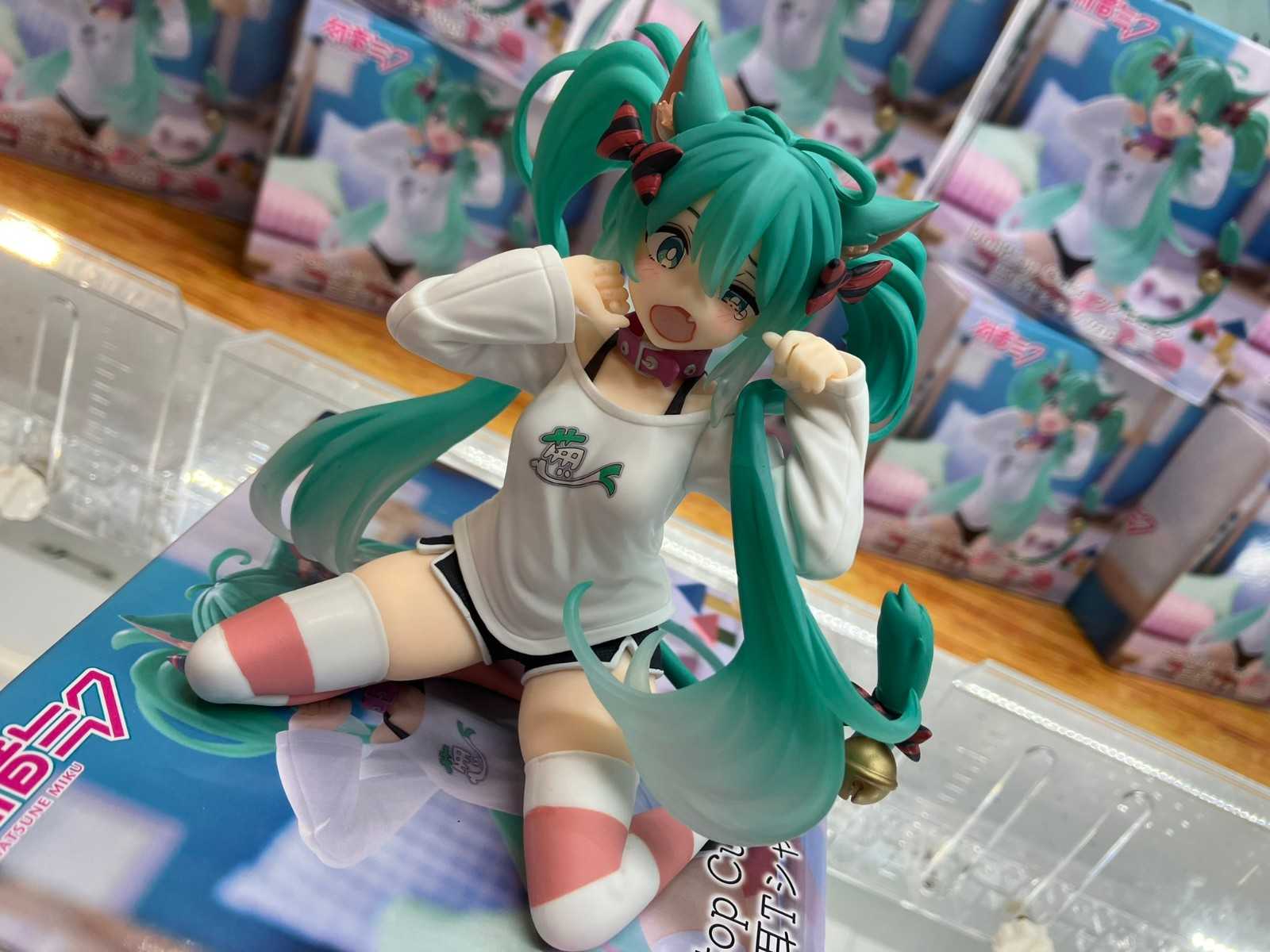 夏本舖》日版TAITO Desktop Cute 初音未來貓耳T恤鈴鐺項圈虛擬