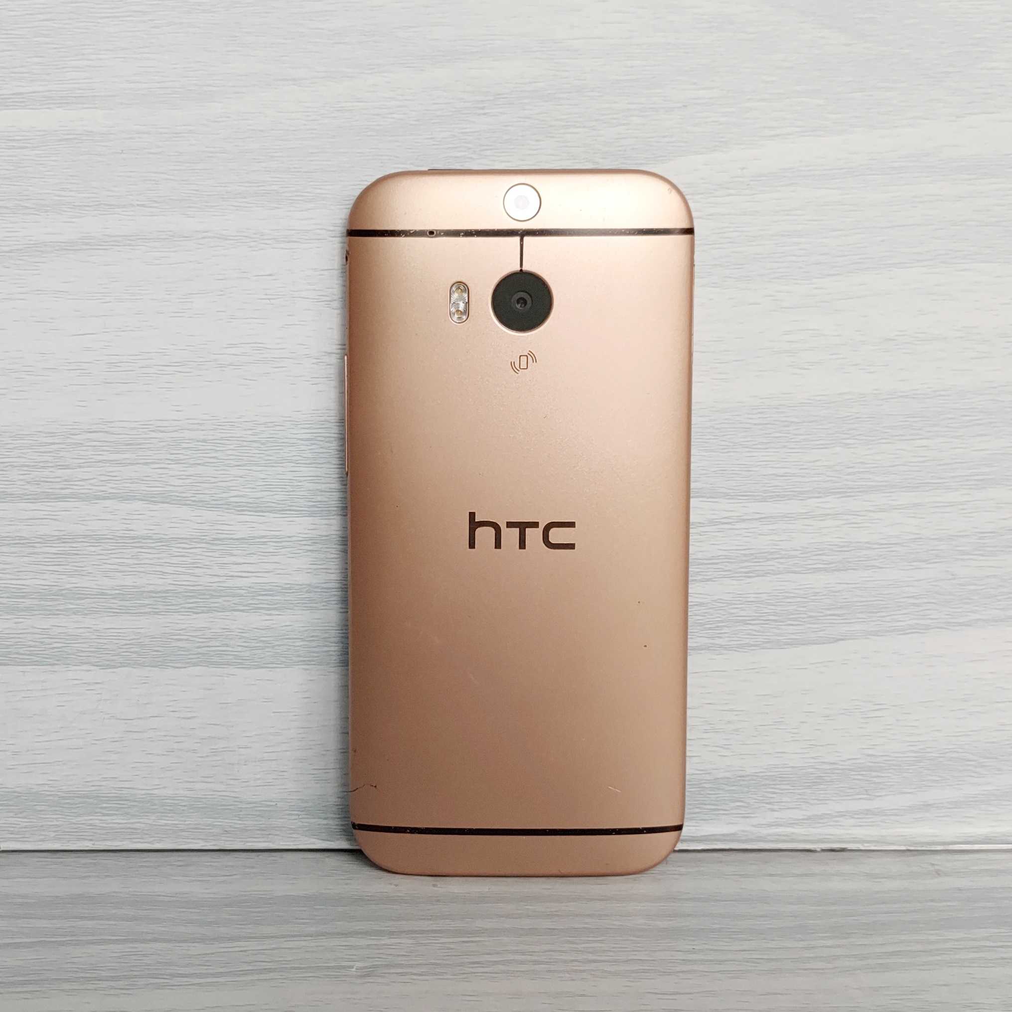 (現貨)HTC One M8 2吋 2G/16G 金色  二手機 備用機