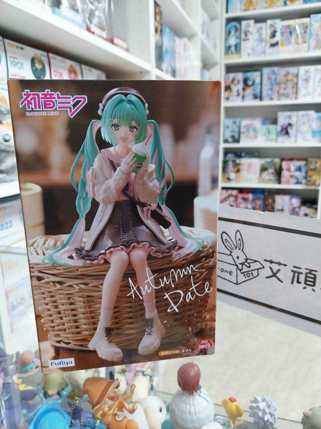 【艾頑玩具】『現貨』FuRyu 景品 初音未來 秋季約會服 初音 約會 泡麵蓋 公仔