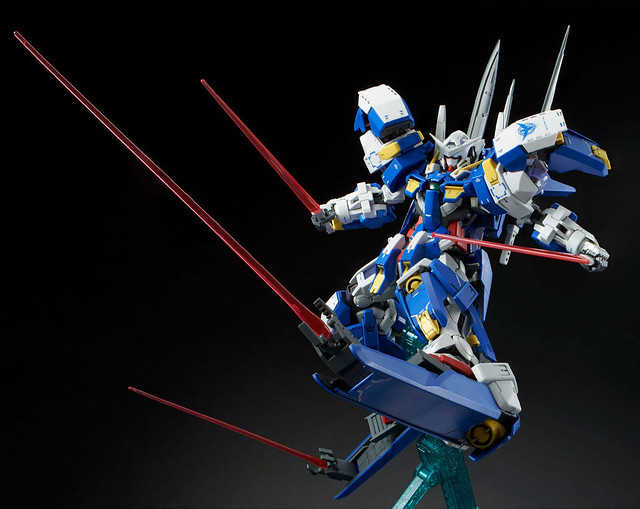 【自由模型】全新現貨 BANDAI 鋼彈00 鋼彈OO MG 1/100 雪崩型 能天使鋼彈 附底座