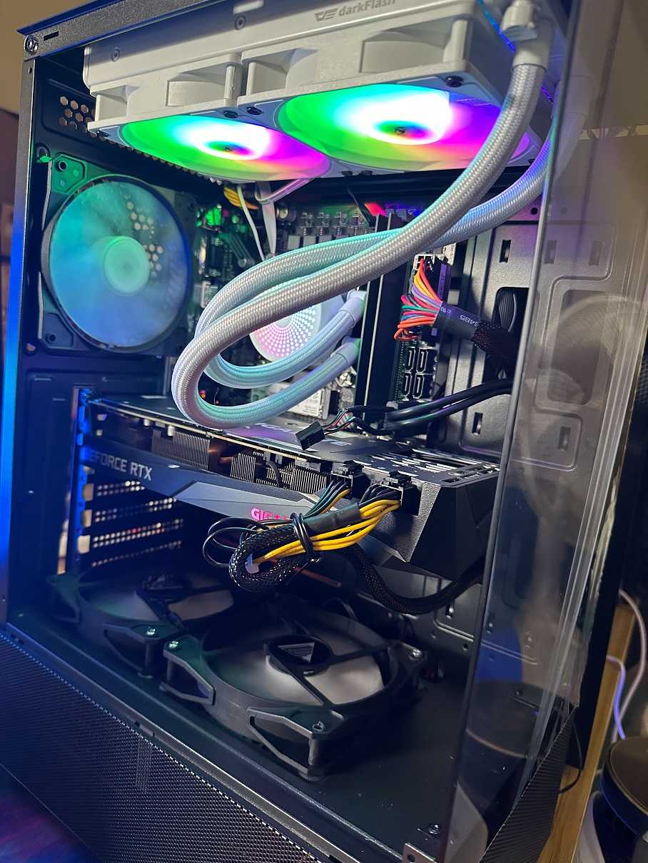 i7-13700kf rtx3070ti 小海景機殼 240水冷 過年3a大作就靠這一臺(機殼可選)