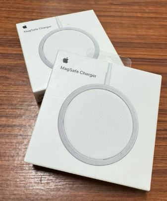 Apple 原廠 MagSafe 充電器 無線充電 快充 蘋果充電器 蘋果原廠盒裝 適用 iPhone 所有無線充電