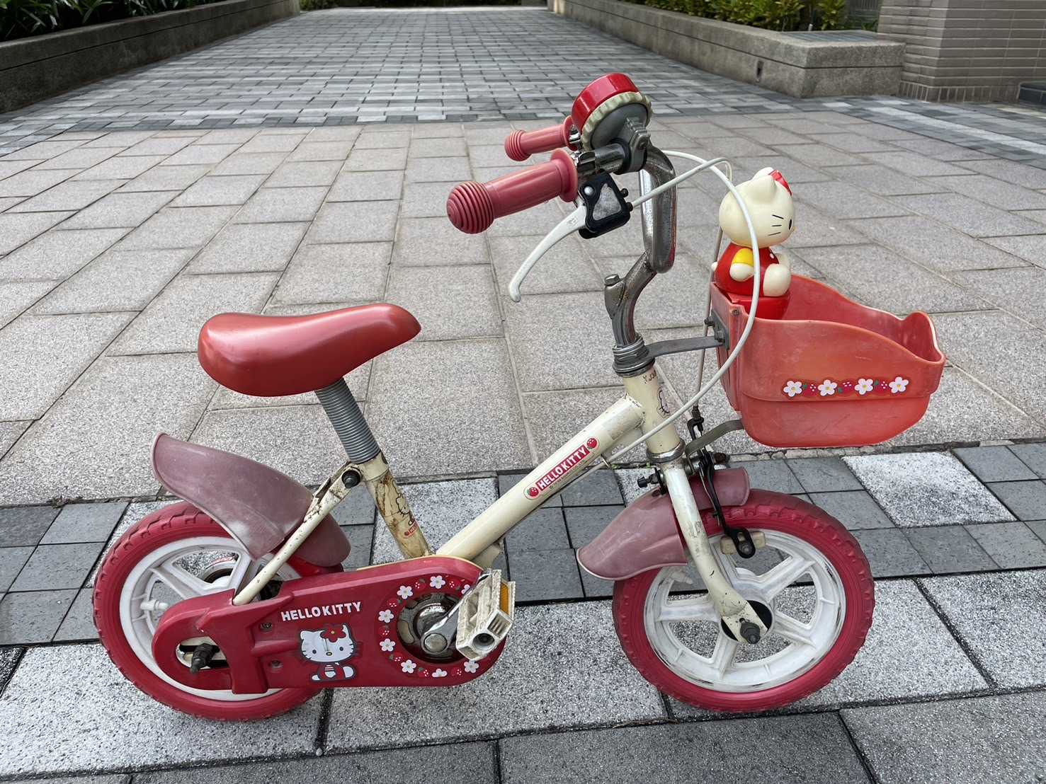 二手 三麗鷗 HELLO KITTY 12吋腳踏車 童車(需林口自取)