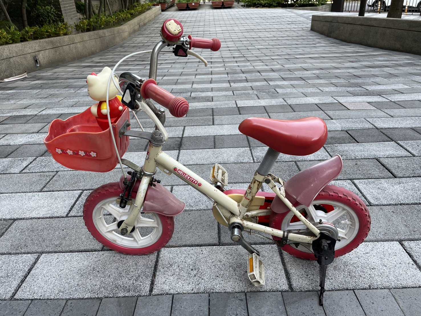 二手 三麗鷗 HELLO KITTY 12吋腳踏車 童車(需林口自取)