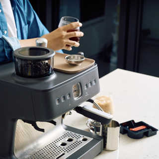 (全新) Electrolux 伊萊克斯 | 極致美味700半自動義式咖啡機(E7EC1-610P)