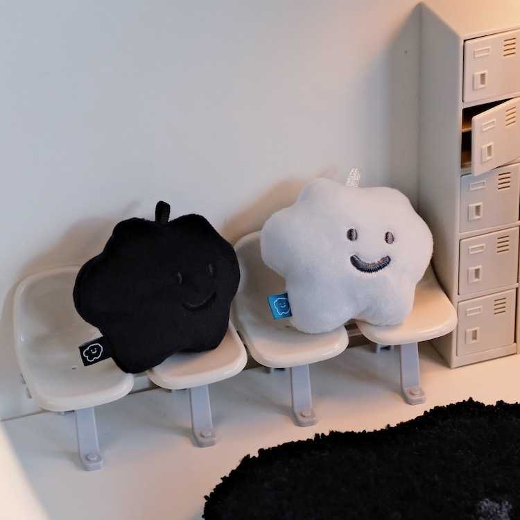 【方坊】迷你娃娃吊飾 EMO喜寶