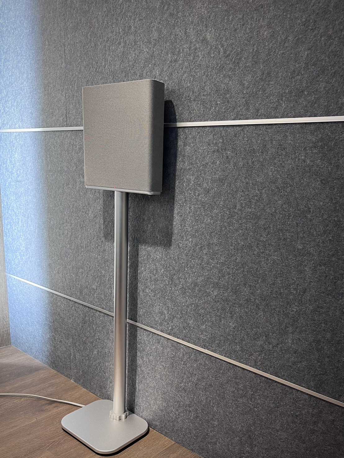 方底貼牆款【響域．台中聲霸專門展間】HT-A9M2專用鋁合金 可藏線喇叭架(銀) | 現貨