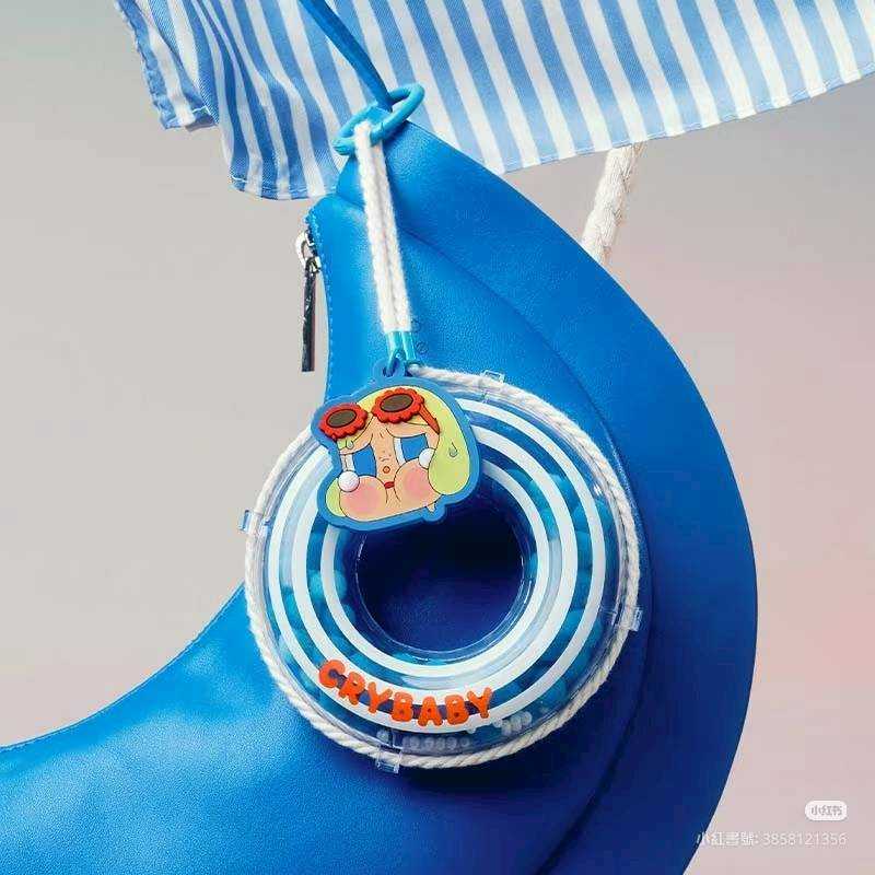 哭娃 Vacation Mode On 游泳圈 掛飾